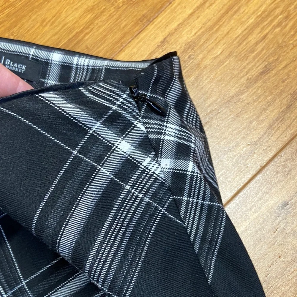 White House Black Market Plaid Black and White Side Slit with Lace Pencil Skirt